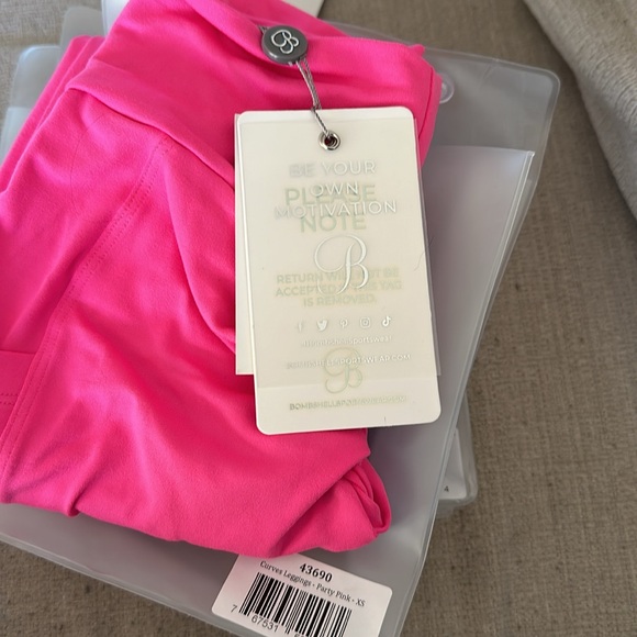 Bombshell Sportswear Curves Leggings - Party Pink - Picture 5 of 5